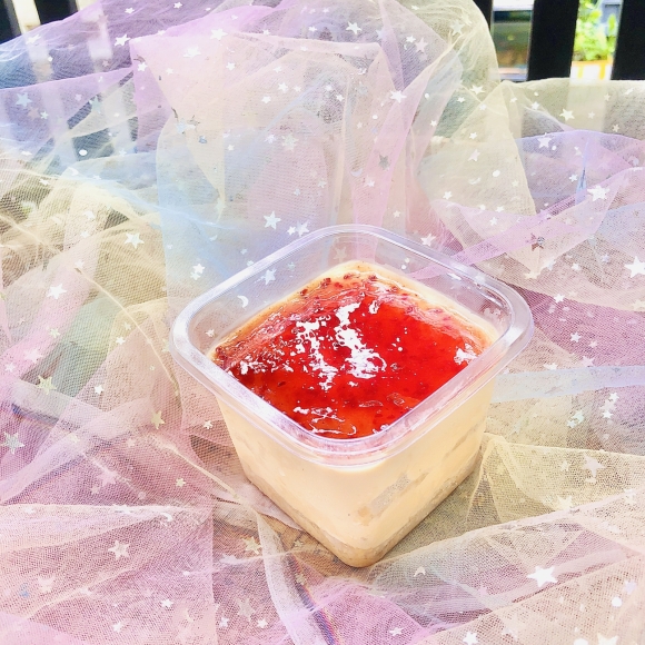 Bánh Tiramisu vị Dâu Tây