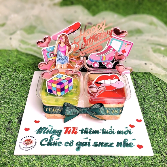 Set 4 hộp chủ đề Cô gái 