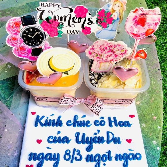 Set 2 hộp Cô gái 8 + nâng đế ghi nhiều chữ